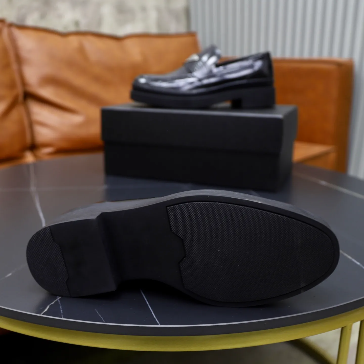 Men's shoes: 540💰🙅‍♂️🙅‍♂️🙅‍♂️ Brand: PRADA Standard code: Men's code 38-44 (45 can be customized) Grade: Same style as the official website Original order quality Material: Original cowhide surface Comfortable sheepskin lining Original outsole Style category: Men's fashionable casual leather shoes Distinguished big-name luxury elements Top luxury Color: actual picture color
